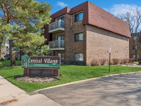611 W Central Road , Unit A4, Mount Prospect, IL 60056
