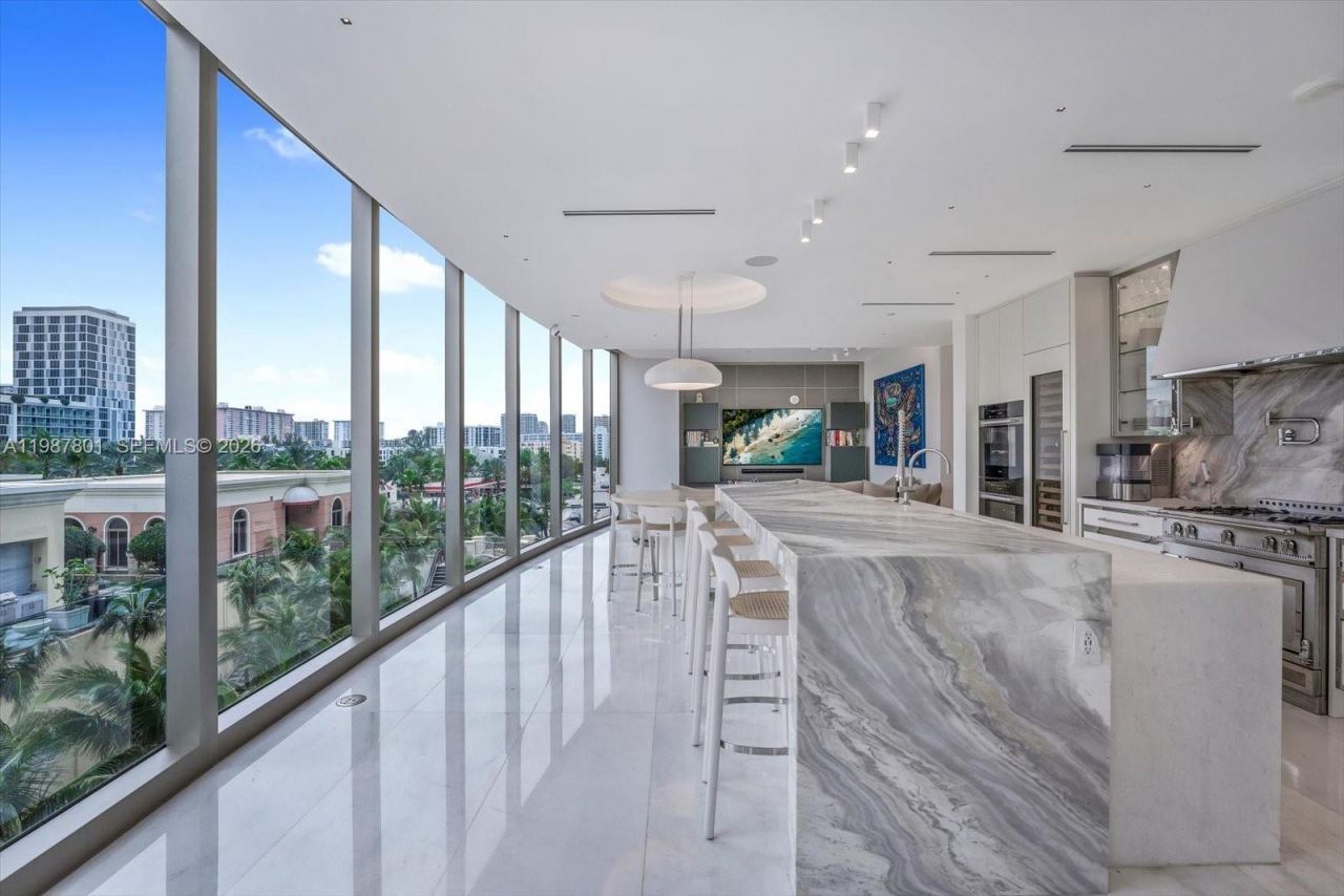 17901 Collins Ave , Unit 404, Sunny Isles Beach, FL 33160 Photo