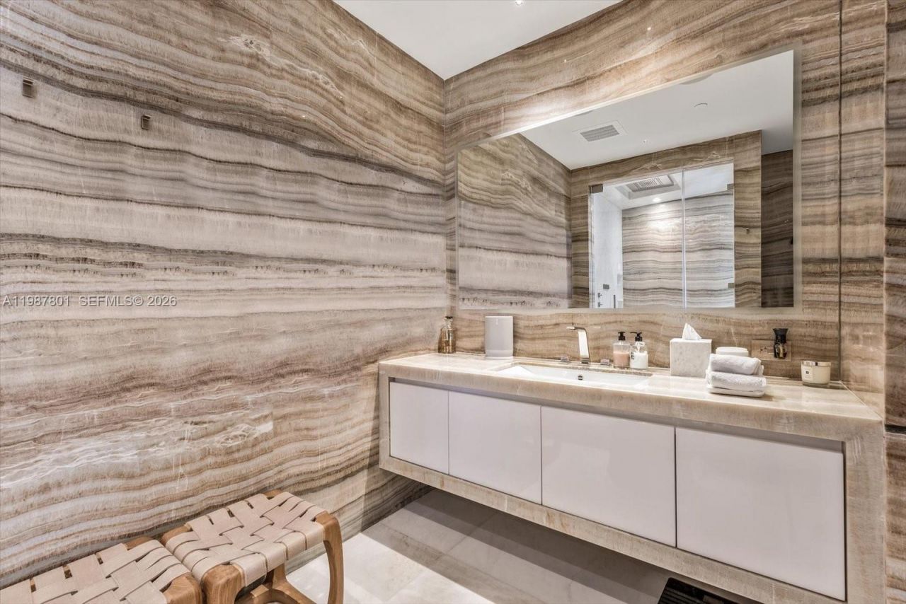 17901 Collins Ave , Unit 404, Sunny Isles Beach, FL 33160 Photo