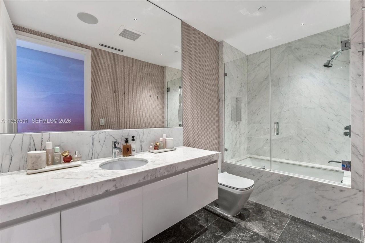 17901 Collins Ave , Unit 404, Sunny Isles Beach, FL 33160 Photo