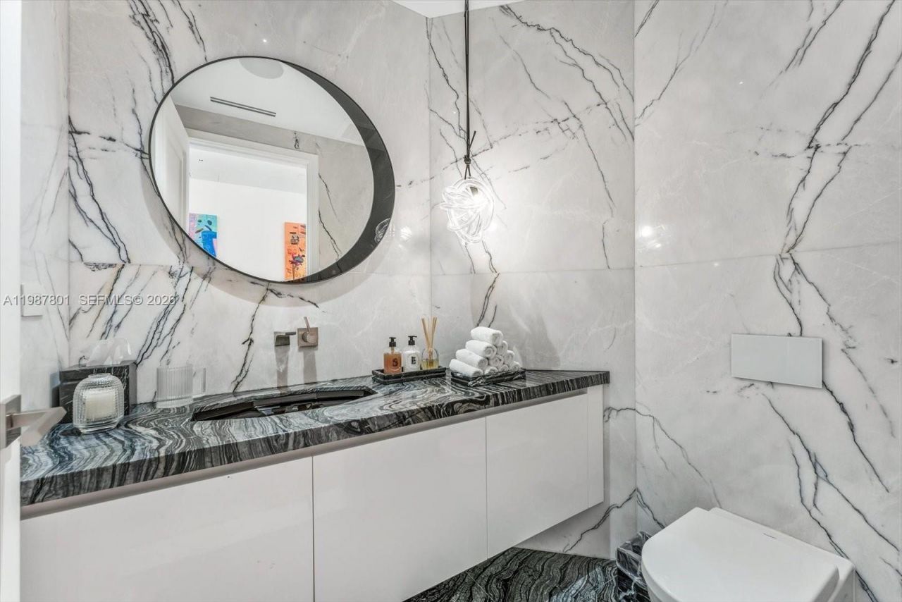 17901 Collins Ave , Unit 404, Sunny Isles Beach, FL 33160 Photo