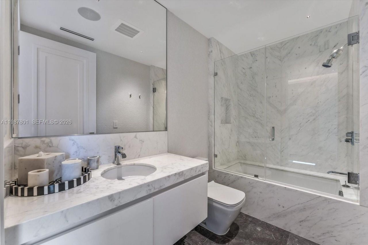 17901 Collins Ave , Unit 404, Sunny Isles Beach, FL 33160 Photo