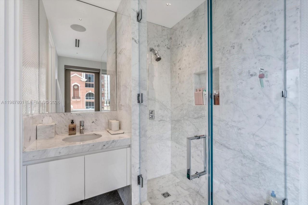 17901 Collins Ave , Unit 404, Sunny Isles Beach, FL 33160 Photo