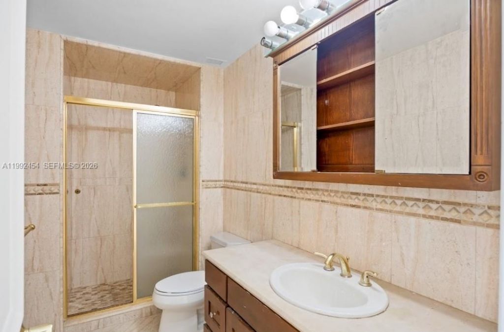 5055 Collins Ave , Unit 2K, Miami Beach, FL 33140 Photo