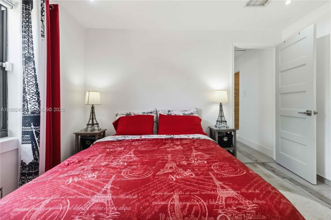 1321 NE 148th St, Miami, FL 33161 Photo