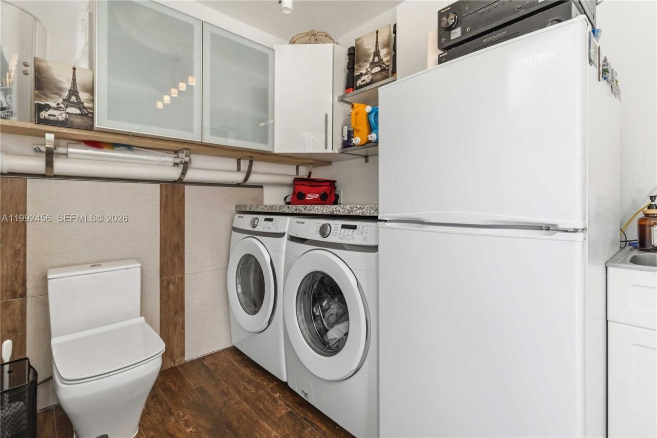 1321 NE 148th St, Miami, FL 33161 Photo