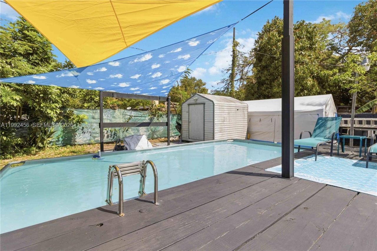 1321 NE 148th St, Miami, FL 33161 Photo