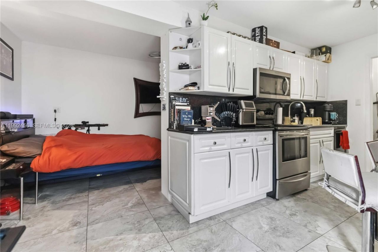 1321 NE 148th St, Miami, FL 33161 Photo