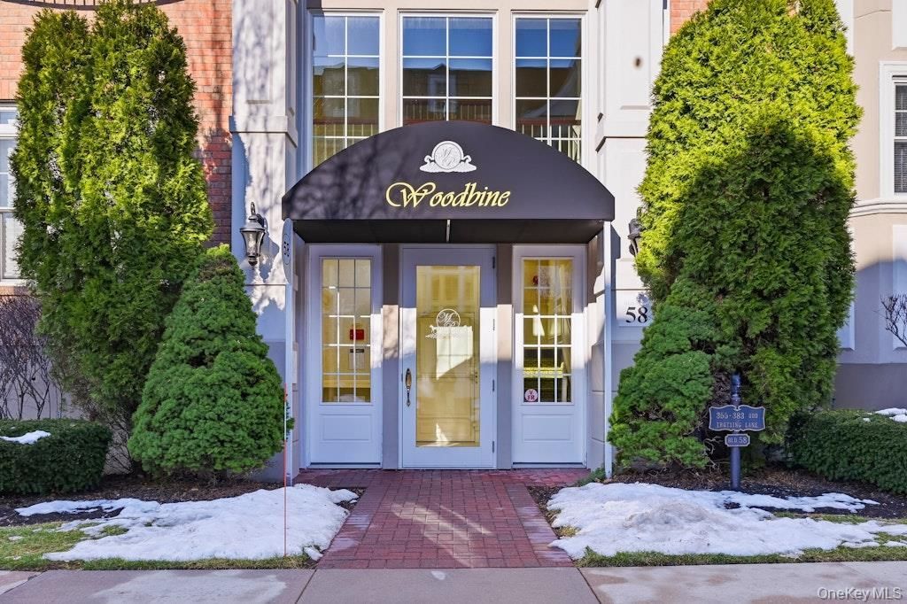 369 Trotting Lane , Westbury, NY 11590 Main Photo