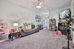 1104 Boundary St. photo 4