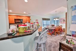 1104 Boundary St. photo 4