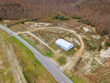 8135 US-127 , Hustonville, KY 40437