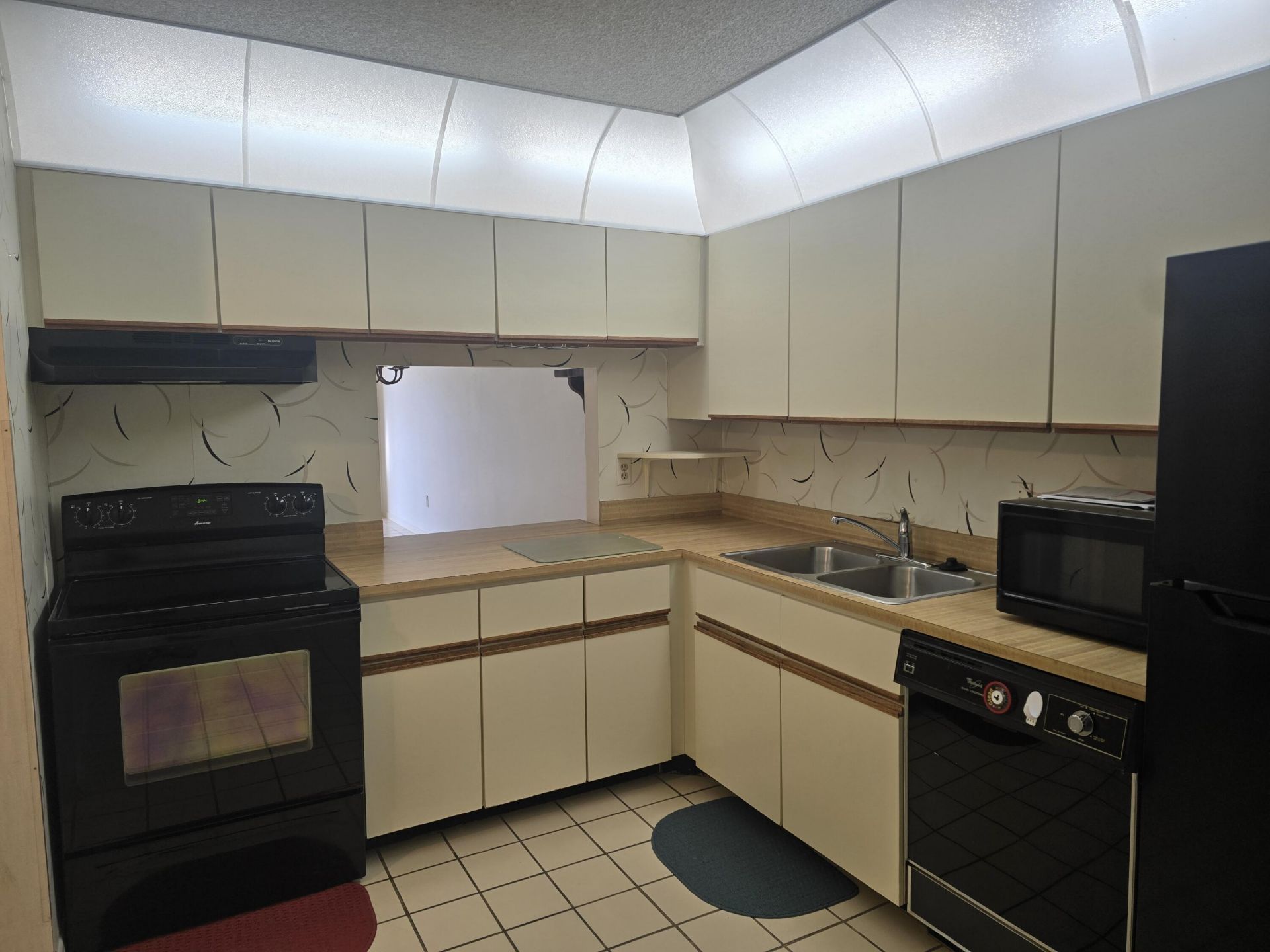 150 Lake Nancy Lane, Unit 320, West Palm Beach, FL 33411 Photo