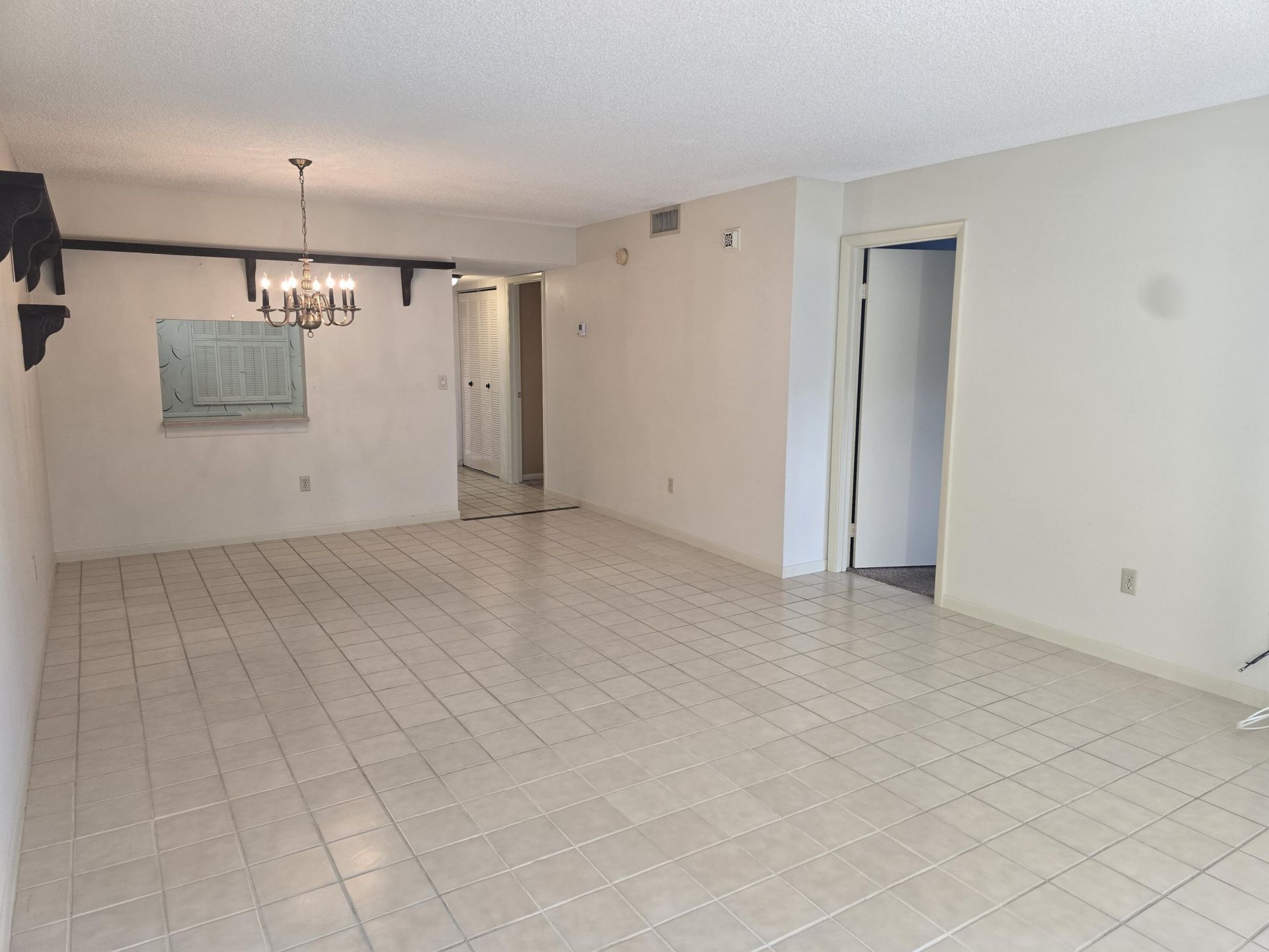 150 Lake Nancy Lane, Unit 320, West Palm Beach, FL 33411 Photo