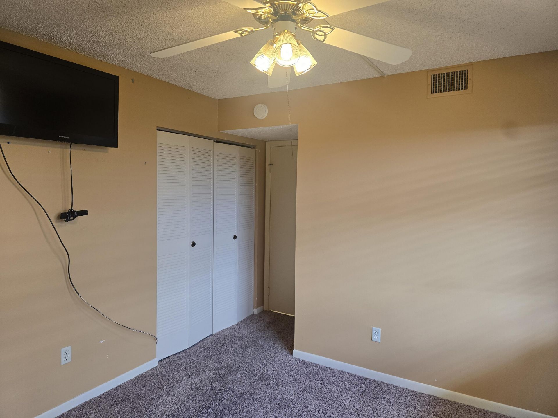 150 Lake Nancy Lane, Unit 320, West Palm Beach, FL 33411 Photo