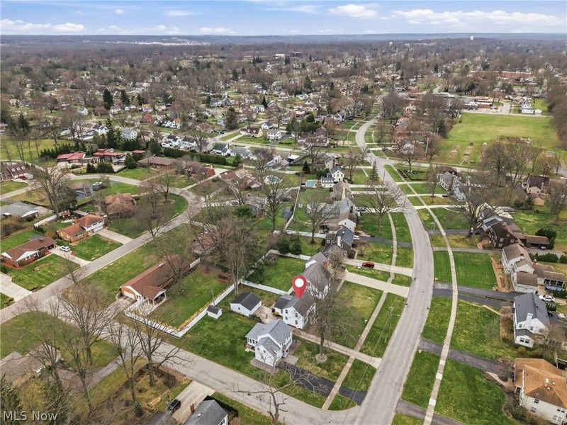 664 Perkinswood Boulevard NE, Warren, OH 44483 Photo 12