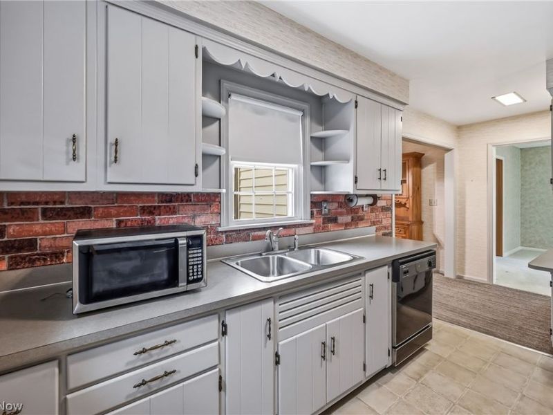 664 Perkinswood Boulevard NE, Warren, OH 44483 Photo 29