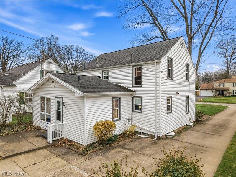 664 Perkinswood Boulevard NE, Warren, OH 44483 Photo 7