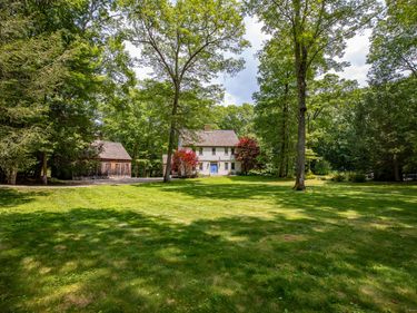 33 Sentry Hill, Roxbury, CT 06783