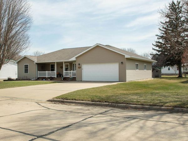507 W 4th Street, Readlyn, IA 50668