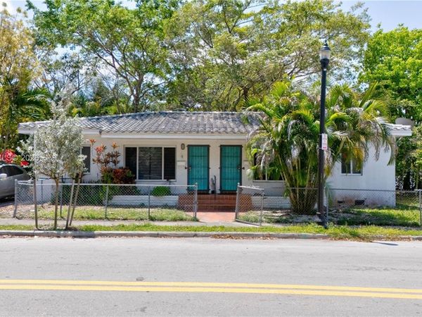2 NE 45th St , Miami, FL 33137