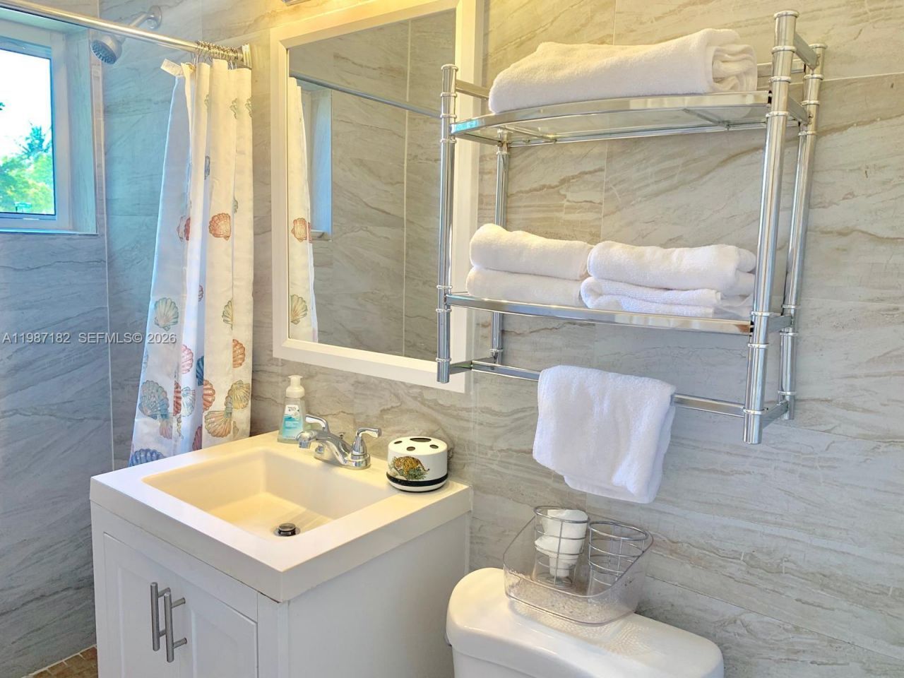 2 NE 45th St, Miami, FL 33137 Photo
