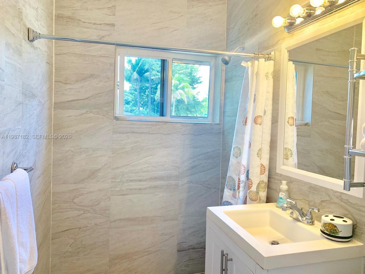 2 NE 45th St, Miami, FL 33137 Photo