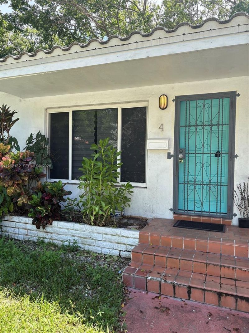 2 NE 45th St, Miami, FL 33137 Photo