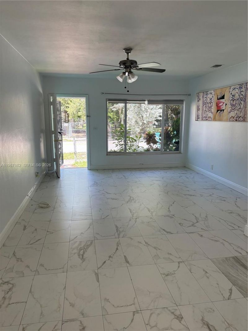 2 NE 45th St, Miami, FL 33137 Photo