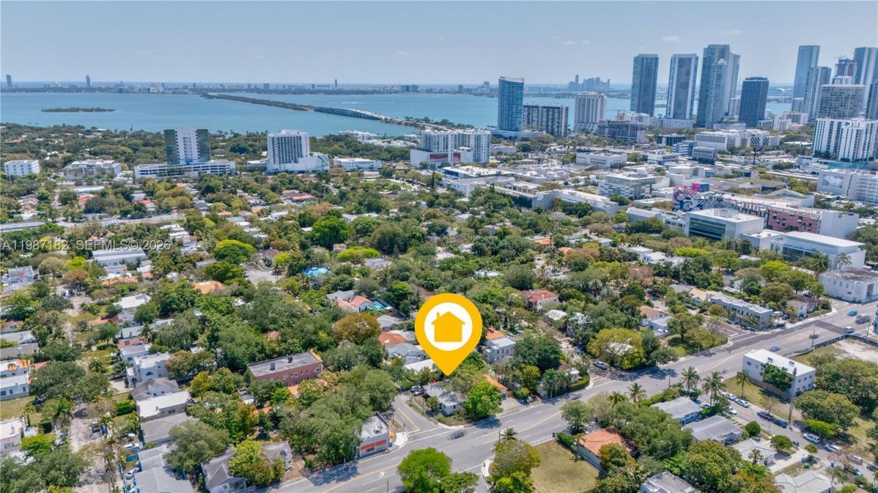 2 NE 45th St , Miami, FL 33137 Photo