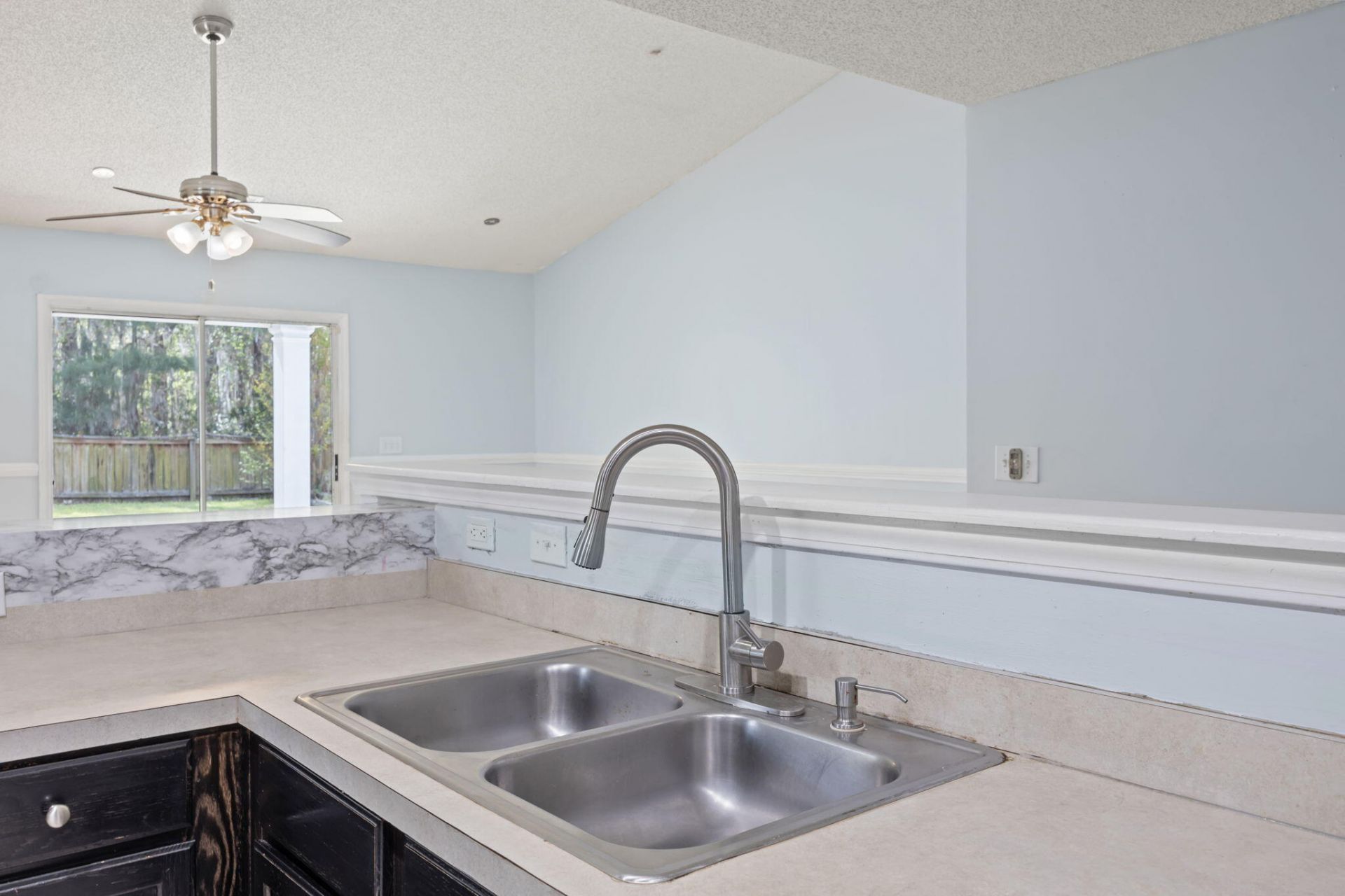 5067 Thornton Drive Photo 10