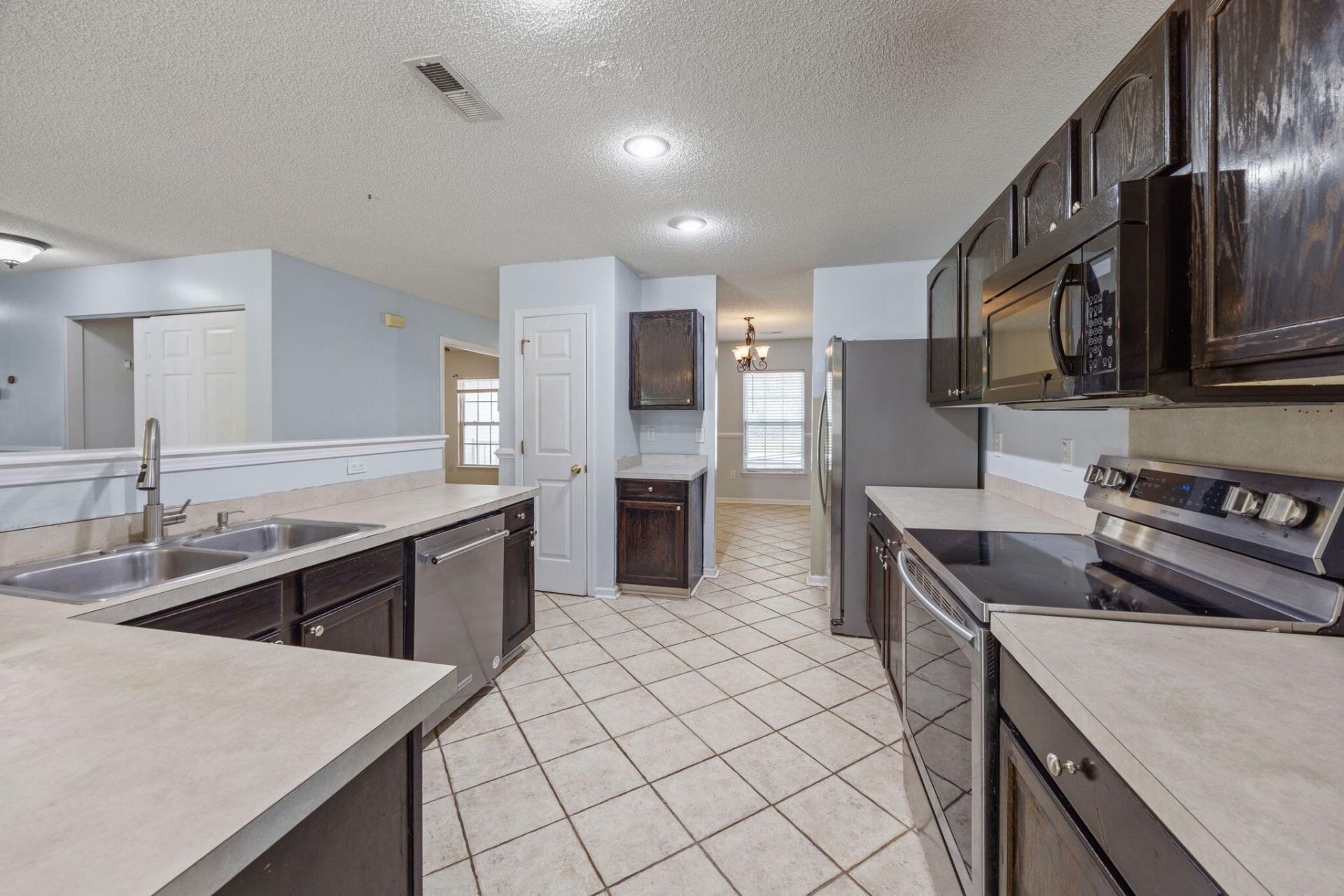 5067 Thornton Drive Photo 12