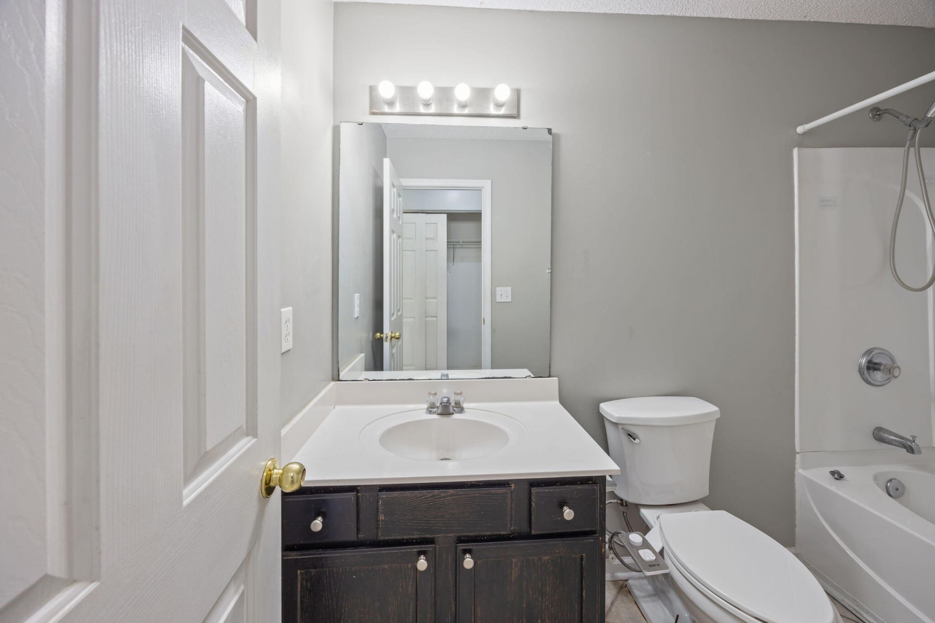 5067 Thornton Drive Photo 17