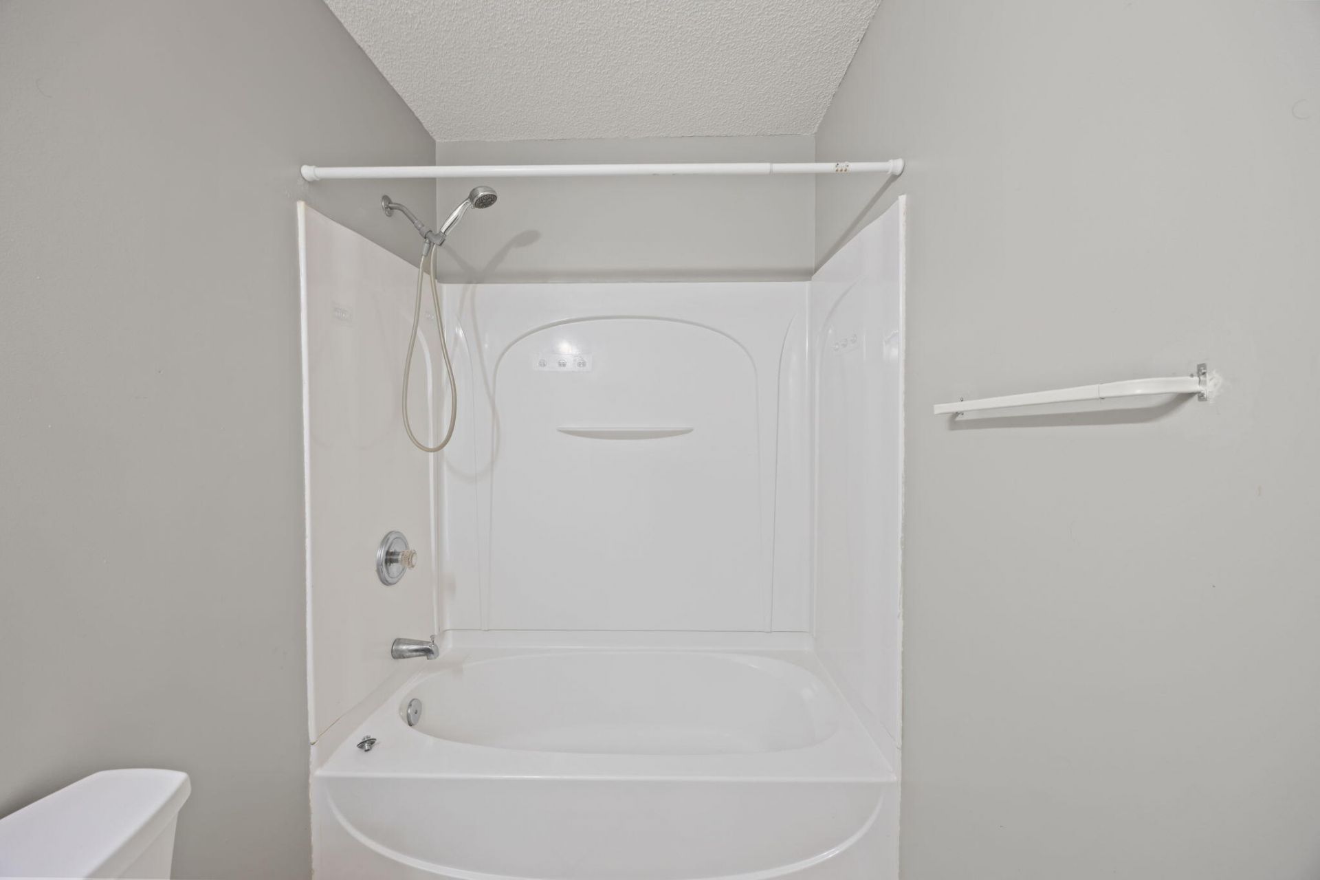 5067 Thornton Drive Photo 18