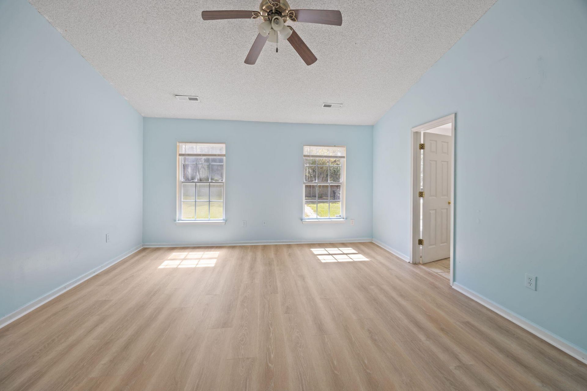 5067 Thornton Drive Photo 26