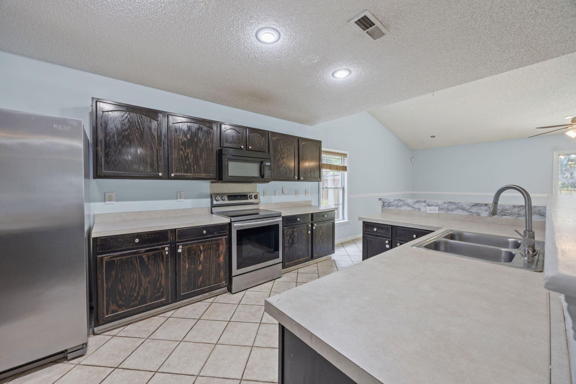 5067 Thornton Drive Photo 9