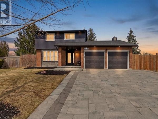 112 WHITE OAK Place, Waterloo, ON N2V1B2