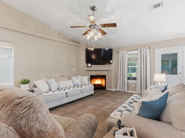 2746 Terry Cove Dr, Milton, FL 32583