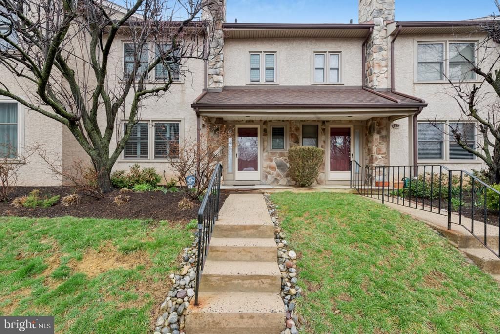 56 WOODSTREAM DRIVE , CHESTERBROOK, PA 19087