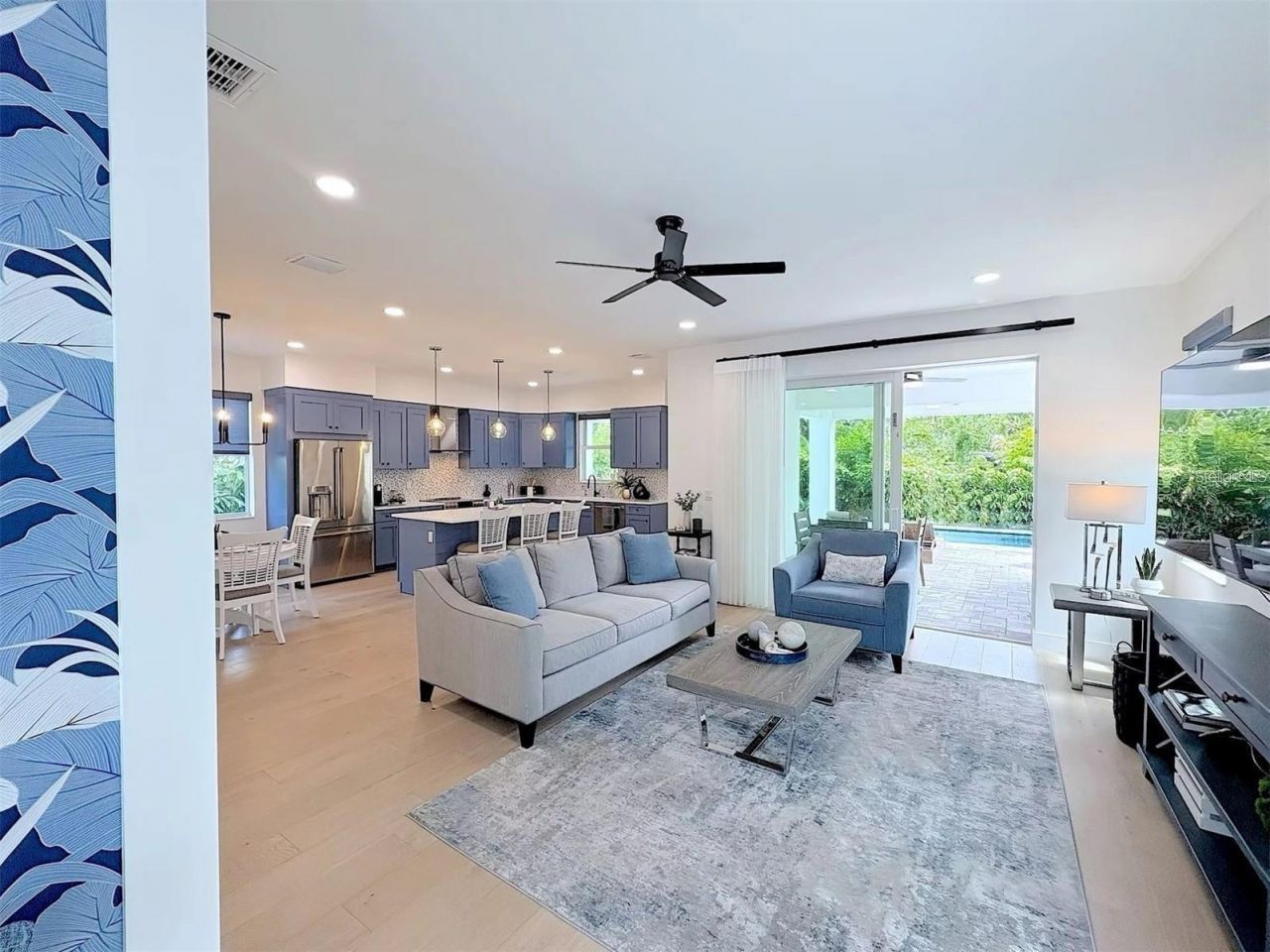 1647 Siesta Drive, Sarasota, FL 34239 Photo