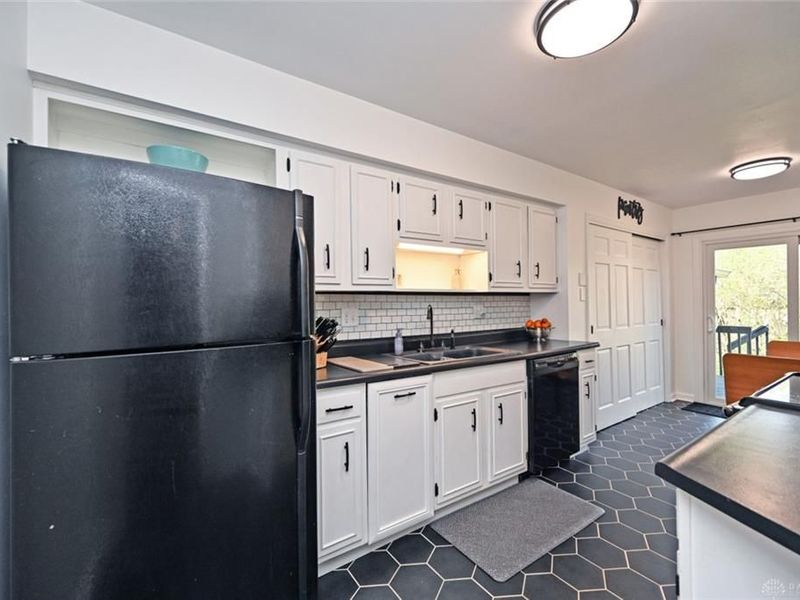 28 Nicholson Court, Unit 9, Dayton, OH 45459 Photo 14