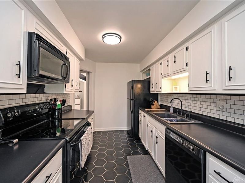 28 Nicholson Court, Unit 9, Dayton, OH 45459 Photo 16