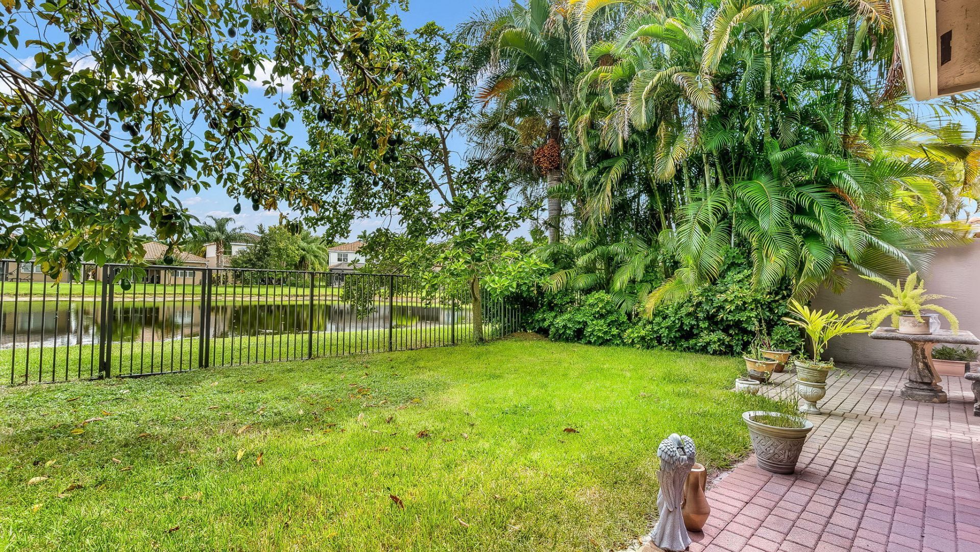 8292 Calabria Lakes Drive, Boynton Beach, FL 33473 Photo