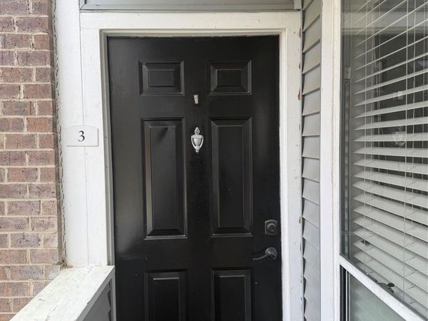 2512 Cranbrook Lane, Unit 3, Charlotte, NC 28207