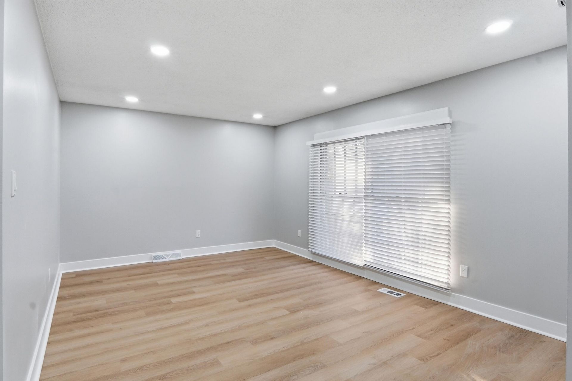 3358 Mountainbrook Avenue Photo 5