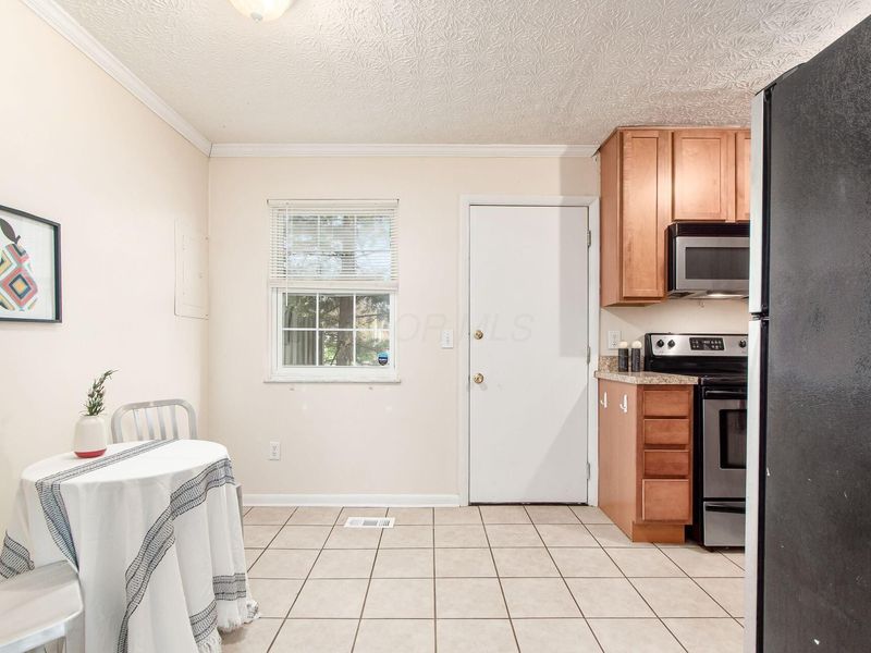 3027 Sunset Drive, Columbus, OH 43202 Photo 10