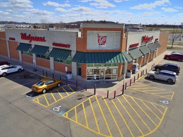 2404 S Perryville Rd, Rockford, IL 61112