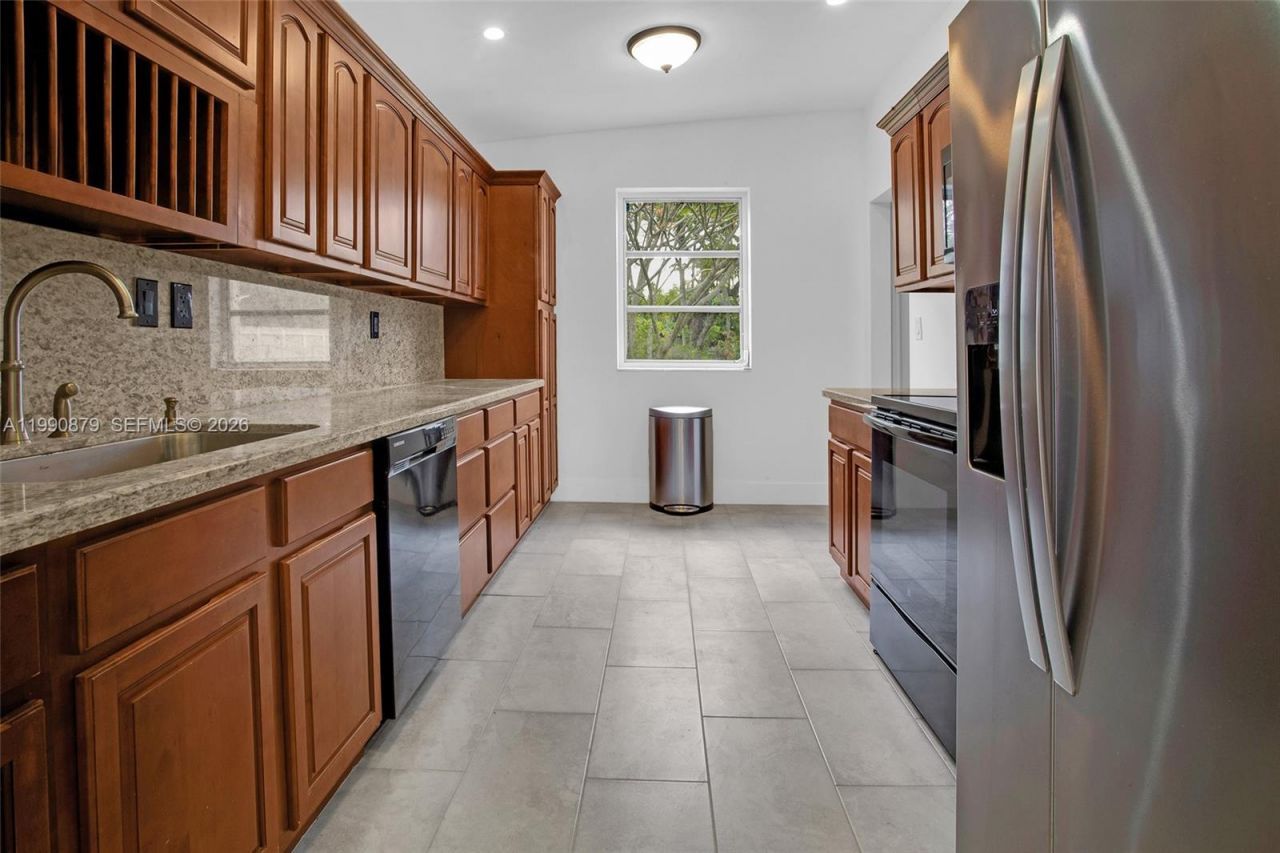 6339 SW 32nd St, Miami, FL 33155 Photo