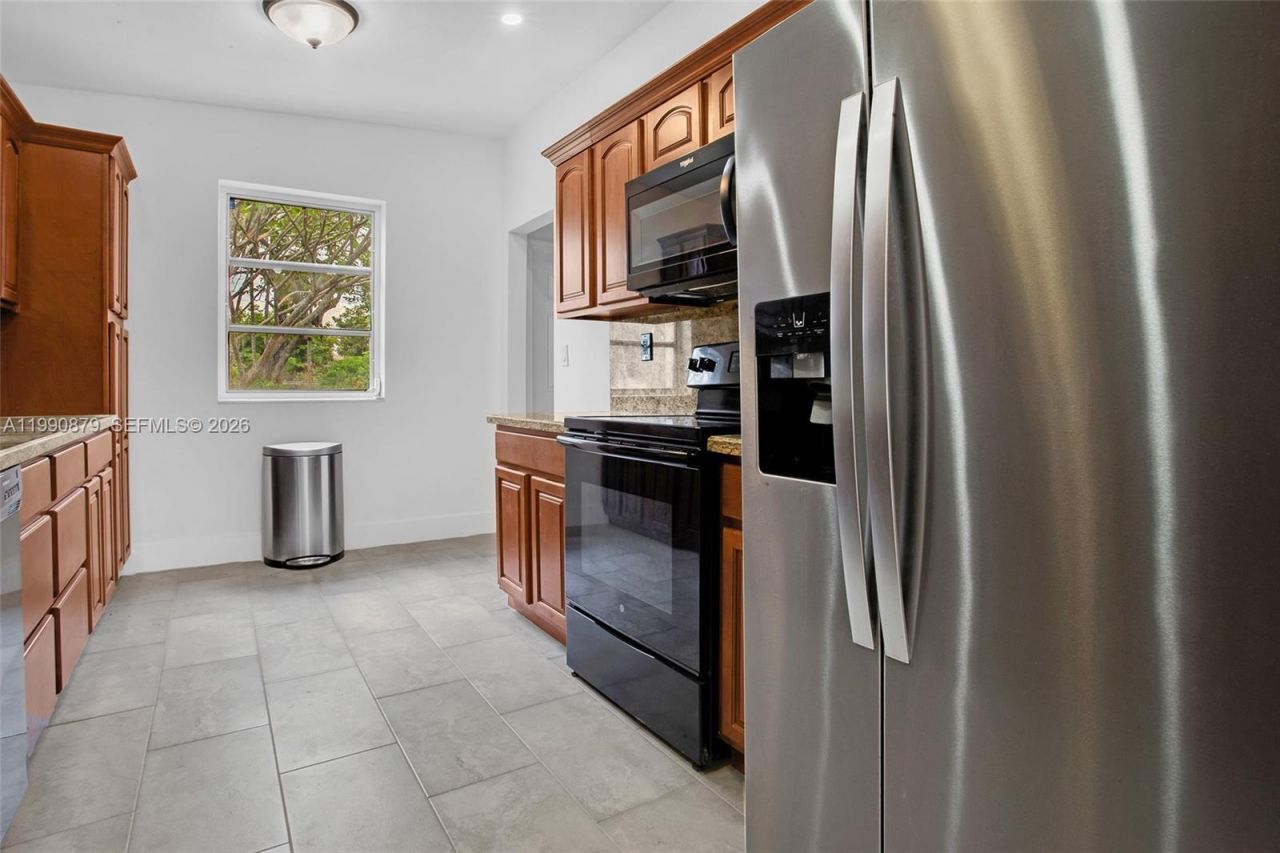 6339 SW 32nd St, Miami, FL 33155 Photo