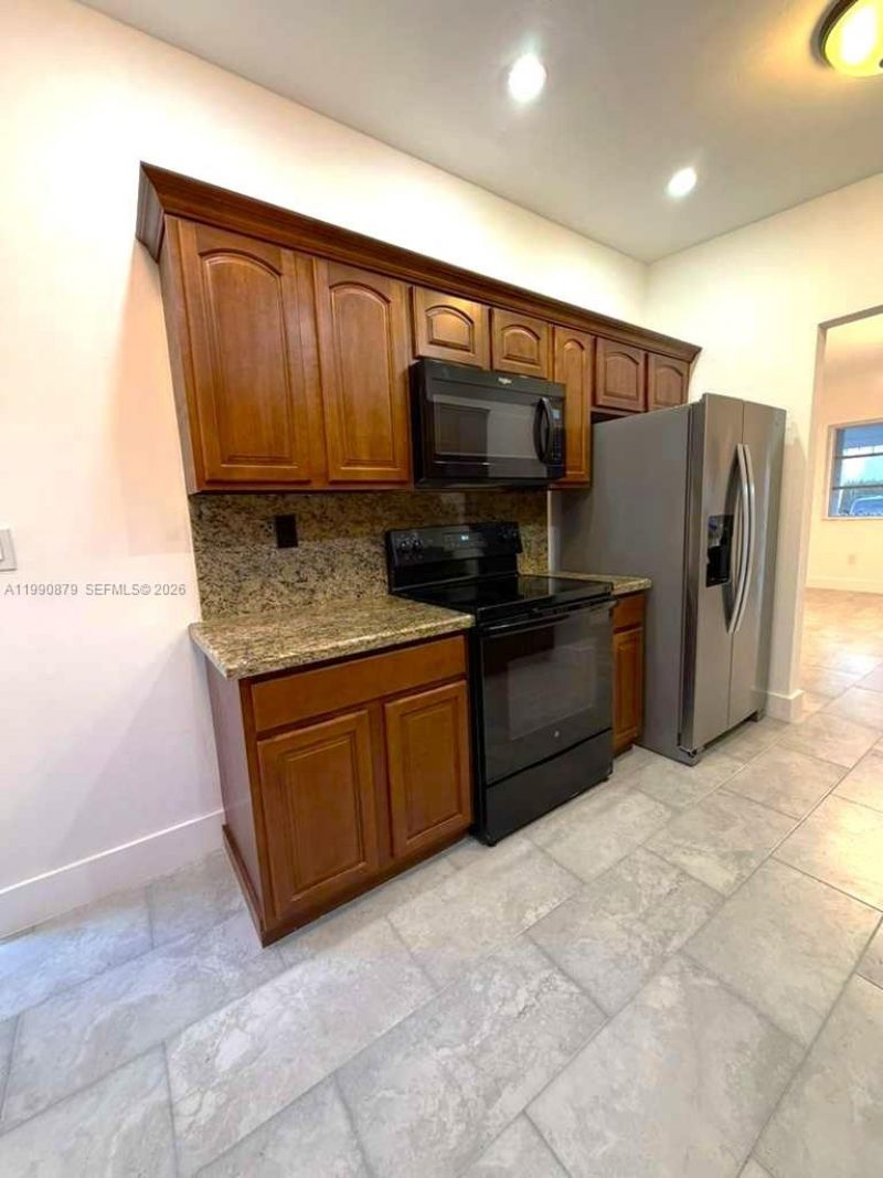 6339 SW 32nd St , Miami, FL 33155 Photo